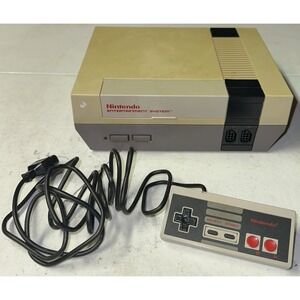 Nintendo Entertainment System NES (NES-001) 1985  - Untested - With Controller